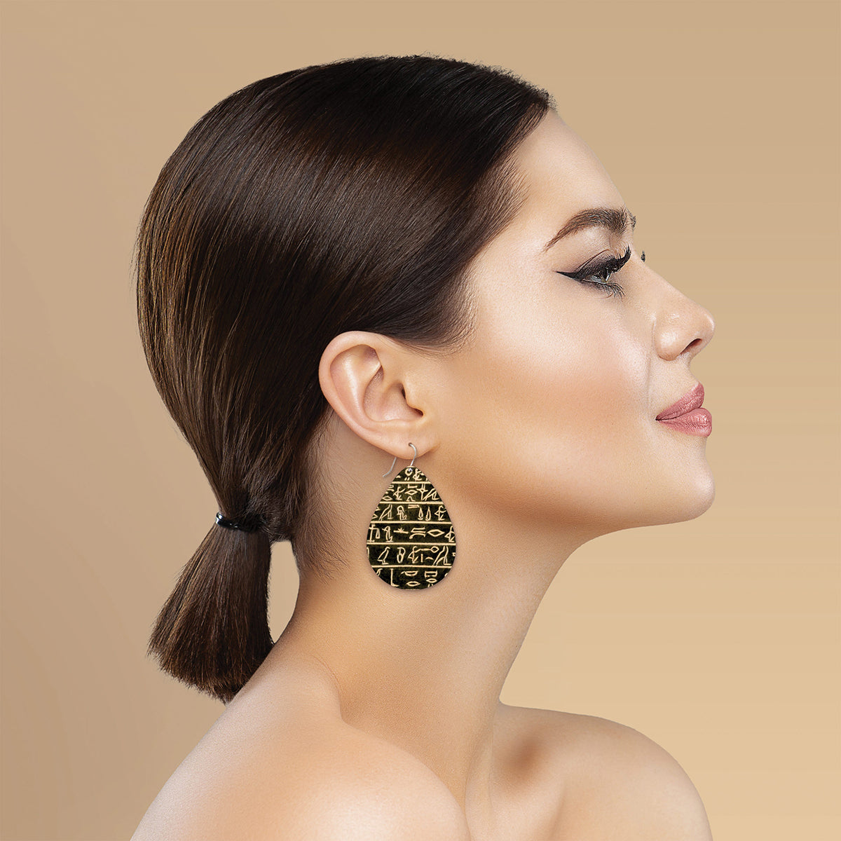 Zeya 18k (750) Yellow Gold 3 Petal Pear Flower Stud Stud Earrings for Women  : Amazon.in: Jewellery