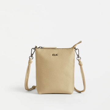 Front view of a leather pouch bag in blanc with the ELK logo at the top.