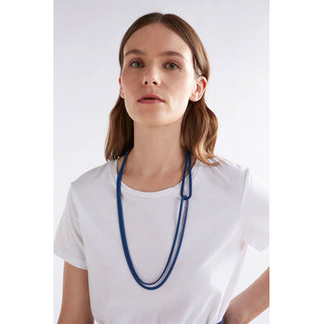 An image of a hot pink interlocking chain necklace.