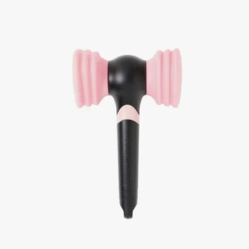 Black and Pink lightstick branded BLACKPINK.