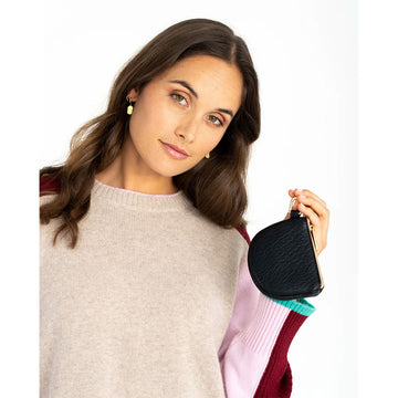 Front view of a U shaped coin purse in black pebble.