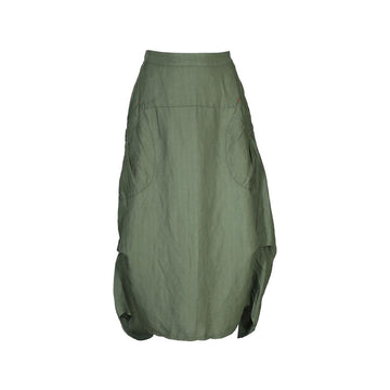A skirt in sage green with side pockets.